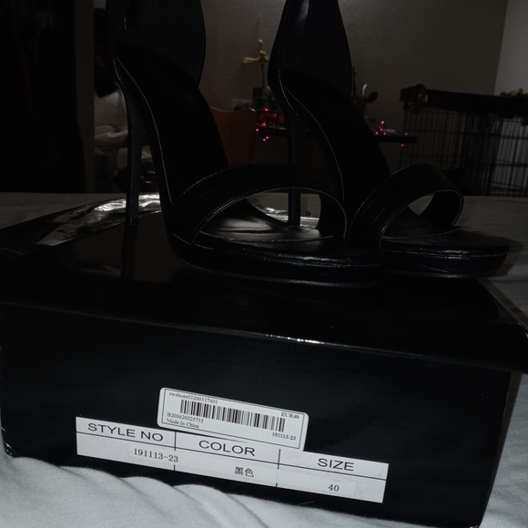 High heels - Picture 4 of 5